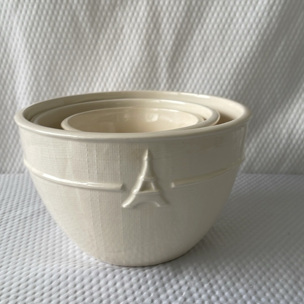 ND Hand-painted Ceramic 3 Piece Nesting Mixing Bowls.